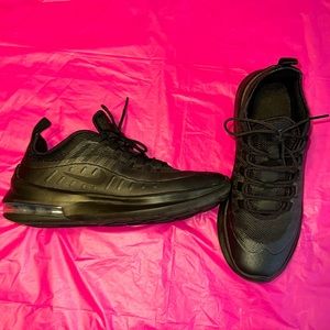 5.5Y = 7 womens air max